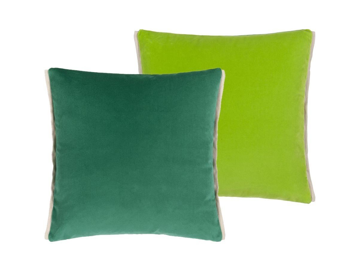 【デザイナーズ ギルド/DESIGNERS GUILD / GOODS】のVarese Cushion / バレーゼ クッション 43 × 43cm インテリア・キッズ・メンズ・レディースファッション・服の通販 founy(ファニー) 　クッション　Cushion　パターン　Pattern　フェザー　Feather　ベルベット　Velvet　リバーシブル　Reversible　ホーム・キャンプ・アウトドア・お取り寄せ　Home,Garden,Outdoor,Camping Gear　家具・インテリア　Furniture　その他 インテリア雑貨、家具　Furniture, Interior, Others　ビリジアン & アップル|ID: prp329100001236869 ipo3291000000027288526