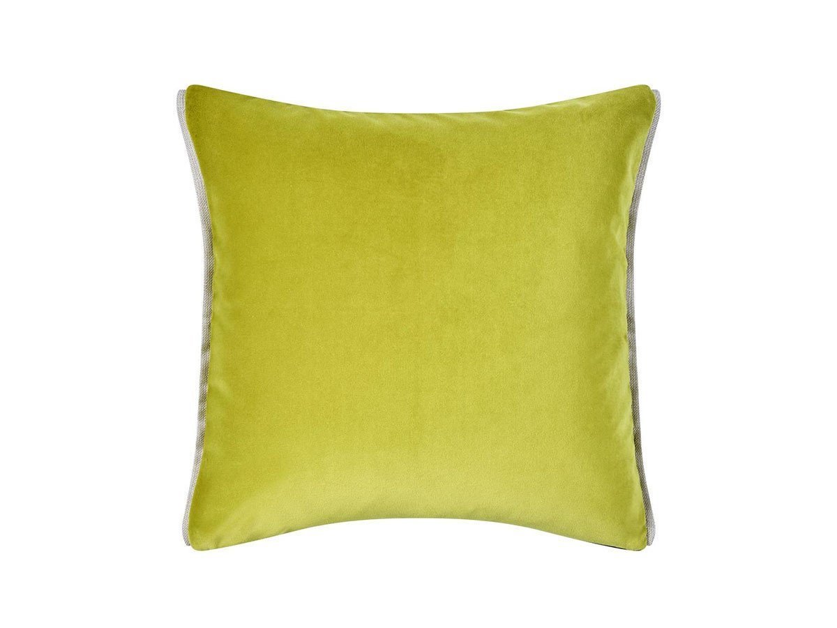 【デザイナーズ ギルド/DESIGNERS GUILD / GOODS】のVarese Cushion / バレーゼ クッション 43 × 43cm インテリア・キッズ・メンズ・レディースファッション・服の通販 founy(ファニー) 　クッション　Cushion　パターン　Pattern　フェザー　Feather　ベルベット　Velvet　リバーシブル　Reversible　ホーム・キャンプ・アウトドア・お取り寄せ　Home,Garden,Outdoor,Camping Gear　家具・インテリア　Furniture　その他 インテリア雑貨、家具　Furniture, Interior, Others　ライム(表面)|ID: prp329100001236869 ipo3291000000027288528