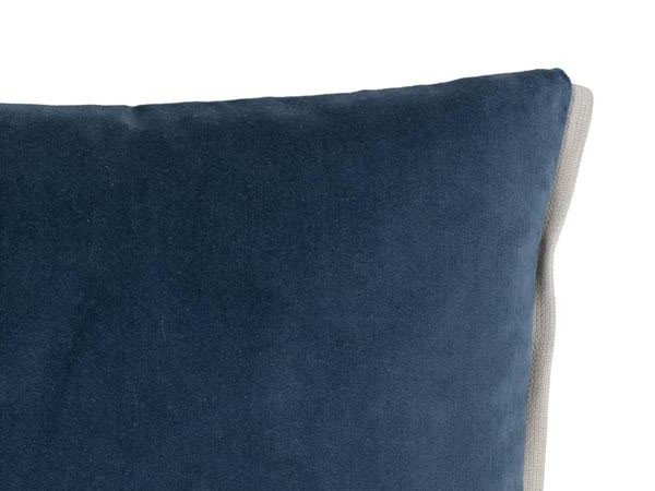 【デザイナーズ ギルド/DESIGNERS GUILD / GOODS】のVarese Cushion / バレーゼ クッション 43 × 43cm インテリア・キッズ・メンズ・レディースファッション・服の通販 founy(ファニー) 　クッション　Cushion　パターン　Pattern　フェザー　Feather　ベルベット　Velvet　リバーシブル　Reversible　ホーム・キャンプ・アウトドア・お取り寄せ　Home,Garden,Outdoor,Camping Gear　家具・インテリア　Furniture　その他 インテリア雑貨、家具　Furniture, Interior, Others　プルシアン & グラス(表面)|ID: prp329100001236869 ipo3291000000027288563