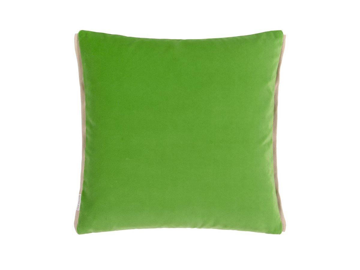 【デザイナーズ ギルド/DESIGNERS GUILD / GOODS】のVarese Cushion / バレーゼ クッション 43 × 43cm インテリア・キッズ・メンズ・レディースファッション・服の通販 founy(ファニー) 　クッション　Cushion　パターン　Pattern　フェザー　Feather　ベルベット　Velvet　リバーシブル　Reversible　ホーム・キャンプ・アウトドア・お取り寄せ　Home,Garden,Outdoor,Camping Gear　家具・インテリア　Furniture　その他 インテリア雑貨、家具　Furniture, Interior, Others　フューシャ & マラカイト(裏面)|ID: prp329100001236869 ipo3291000000027288568