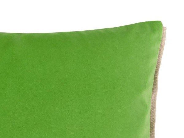 【デザイナーズ ギルド/DESIGNERS GUILD / GOODS】のVarese Cushion / バレーゼ クッション 43 × 43cm インテリア・キッズ・メンズ・レディースファッション・服の通販 founy(ファニー) 　クッション　Cushion　パターン　Pattern　フェザー　Feather　ベルベット　Velvet　リバーシブル　Reversible　ホーム・キャンプ・アウトドア・お取り寄せ　Home,Garden,Outdoor,Camping Gear　家具・インテリア　Furniture　その他 インテリア雑貨、家具　Furniture, Interior, Others　フューシャ & マラカイト(裏面)|ID: prp329100001236869 ipo3291000000027288570