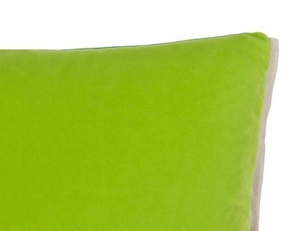 【デザイナーズ ギルド/DESIGNERS GUILD / GOODS】のVarese Cushion / バレーゼ クッション 43 × 43cm インテリア・キッズ・メンズ・レディースファッション・服の通販 founy(ファニー) 　クッション　Cushion　パターン　Pattern　フェザー　Feather　ベルベット　Velvet　リバーシブル　Reversible　ホーム・キャンプ・アウトドア・お取り寄せ　Home,Garden,Outdoor,Camping Gear　家具・インテリア　Furniture　その他 インテリア雑貨、家具　Furniture, Interior, Others　ビリジアン & アップル(裏面)|ID: prp329100001236869 ipo3291000000027288591