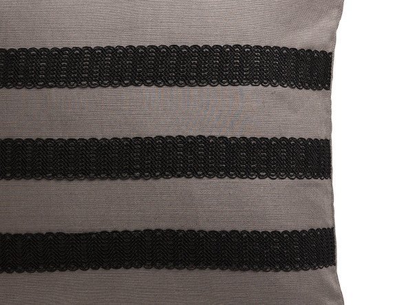 【フライミー ブラン/FLYMEe Blanc / GOODS】のTrois Cushion / トロワ クッション 人気、トレンドファッション・服の通販 founy(ファニー) 　クッション　Cushion, Throw Pillow　フェザー　Feather, Feather Detail　フェミニン　Feminine, Girly　ホーム・キャンプ・アウトドア・お取り寄せ　Home Living / Home & Lifestyle / Camping Gear / Outdoor Camping　家具・インテリア　Home Furniture & Interior. Stylish & Functional Living Spaces　その他 インテリア雑貨、家具　Home Decor & Furniture Extras　other-4|ID: prp329100001236882 ipo3291000000031522292