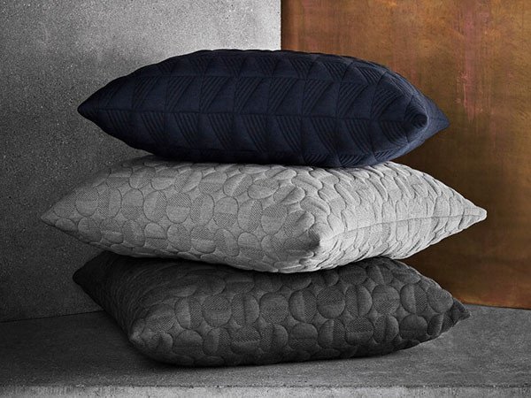 【フリッツ ハンセン/FRITZ HANSEN / GOODS】のCUSHION ARNE JACOBSEN TRAPEZ / クッション アルネ・ヤコブセン トラペズ 50 × 50 人気、トレンドファッション・服の通販 founy(ファニー) 　送料無料　Free Shipping　アクセサリー　Accessories　クッション　Cushion　コレクション　Collection　パターン　Pattern　ホーム・キャンプ・アウトドア・お取り寄せ　Home,Garden,Outdoor,Camping Gear　家具・インテリア　Furniture　その他 インテリア雑貨、家具　Furniture, Interior, Others　other-3|ID: prp329100001236885 ipo3291000000031496855