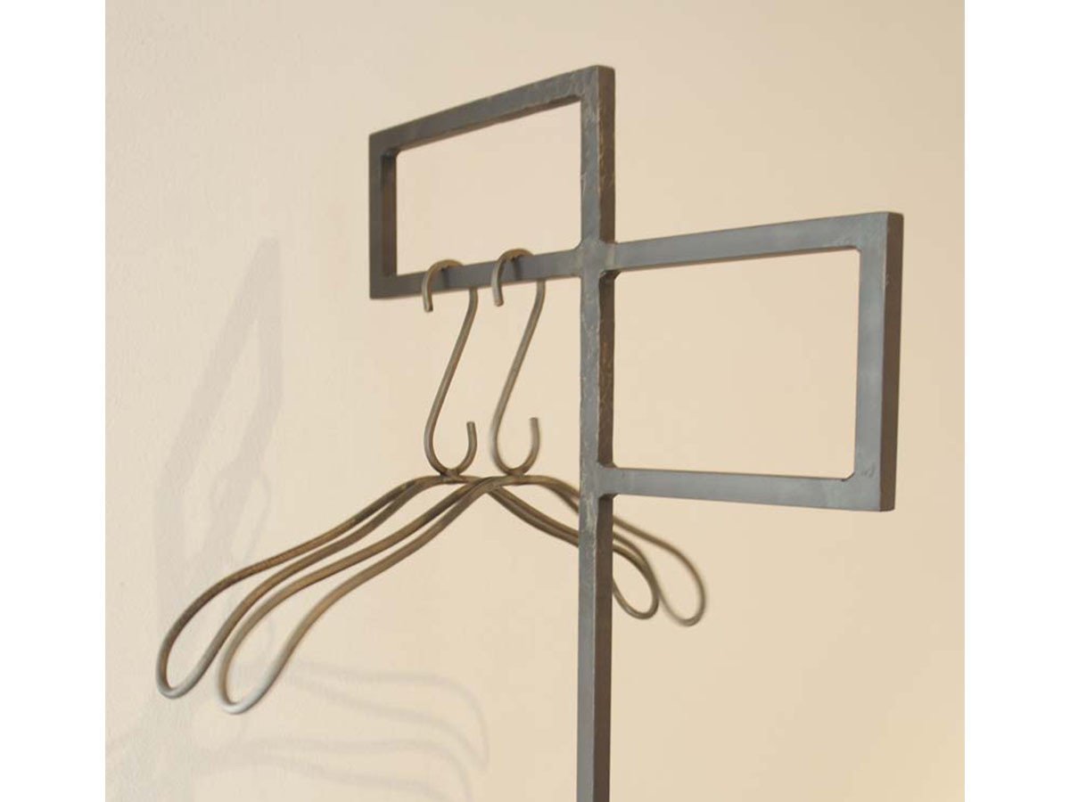 【杉山製作所/Sugiyama Seisakusho / GOODS】のKUROTETSU OBJECT STAND / クロテツ オブジェスタンド 人気、トレンドファッション・服の通販 founy(ファニー) 　送料無料　Free Shipping　クール　Cool　ジャケット　Jacket　スクエア　Square　スタンド　Stand　ホーム・キャンプ・アウトドア・お取り寄せ　Home,Garden,Outdoor,Camping Gear　家具・インテリア　Furniture　その他 インテリア雑貨、家具　Furniture, Interior, Others　other-3|ID: prp329100001236942 ipo3291000000031522485