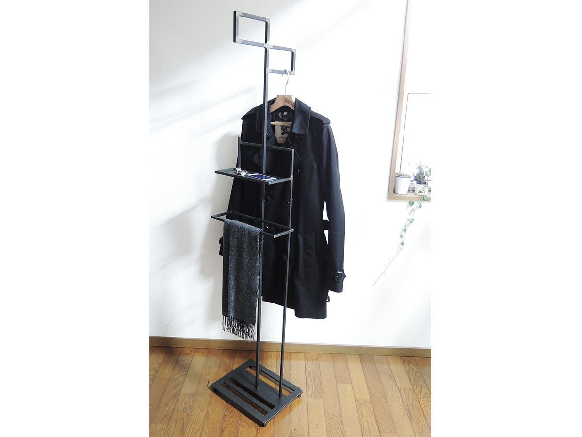 【杉山製作所/Sugiyama Seisakusho / GOODS】のKUROTETSU OBJECT STAND Blue / クロテツ オブジェスタンド ブルー 人気、トレンドファッション・服の通販 founy(ファニー) 　クール　Cool　コンパクト　Compact　ジャケット　Jacket　スクエア　Square　スタンド　Stand　時計　Clock　送料無料　Free Shipping　ホーム・キャンプ・アウトドア・お取り寄せ　Home,Garden,Outdoor,Camping Gear　家具・インテリア　Furniture　その他 インテリア雑貨、家具　Furniture, Interior, Others　other-3|ID: prp329100001236957 ipo3291000000031522547