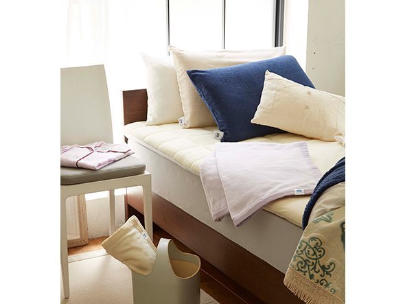 【エアウィーヴ/airweave / GOODS】のairweave pillow S-LINE / エアウィーヴ ピロー S-LINE インテリア・キッズ・メンズ・レディースファッション・服の通販 founy(ファウニー) 　吸水　Absorbent, Quick-Dry　なめらか　Smooth, Silky Texture　メッシュ　Mesh, Net Fabric　送料無料　Free Shipping　夏　Summer　ホーム・キャンプ・アウトドア・お取り寄せ　Home Living / Home & Lifestyle / Camping Gear / Outdoor Camping　家具・インテリア　Home Furniture & Interior. Stylish & Functional Living Spaces　その他 インテリア雑貨、家具　Home Decor & Furniture Extras　その他にもairweaveは、マットレスパッド、掛け布団、ベッドマットレスなど、質の高い睡眠をサポー|ID: prp329100001237025 ipo3291000000037063692