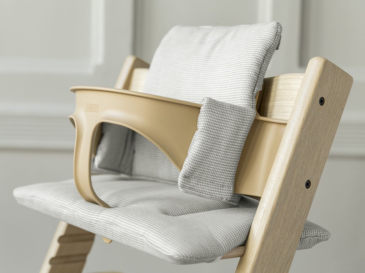 【ストッケ/STOKKE / GOODS】のTRIPP TRAPP / トリップ トラップ クラシッククッション インテリア・キッズ・メンズ・レディースファッション・服の通販 founy(ファニー) 　クッション　Cushion　クラシック　Classic　ベビー　Baby　ホーム・キャンプ・アウトドア・お取り寄せ　Home,Garden,Outdoor,Camping Gear　家具・インテリア　Home Furniture & Interior. Stylish & Functional Living Spaces　キッズ家具　Kids' Furniture　キッズチェア・ベビーチェア　Kids Chair/Baby Chair　組合せ例:トリップ トラップ(ナチュラル) + ベビーセット(ナチュラル) + クラシッククッション|ID: prp329100001241752 ipo3291000000032258862