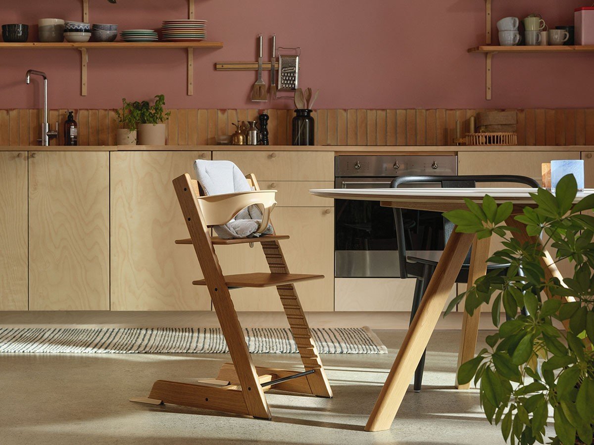 【ストッケ/STOKKE / GOODS】のTRIPP TRAPP / トリップ トラップ インテリア・キッズ・メンズ・レディースファッション・服の通販 founy(ファニー) 　アクセサリー　Accessories　クッション　Cushion　クラシック　Classic　テーブル　Table　ビーチ　Beach　ベビー　Baby　送料無料　Free Shipping　ホーム・キャンプ・アウトドア・お取り寄せ　Home,Garden,Outdoor,Camping Gear　家具・インテリア　Home Furniture & Interior. Stylish & Functional Living Spaces　キッズ家具　Kids' Furniture　キッズチェア・ベビーチェア　Kids Chair/Baby Chair　組合せ例:トリップ トラップ(オークブラウン) + ベビーセット(ナチュラル) + ベビークッション|ID: prp329100001241764 ipo3291000000032258676