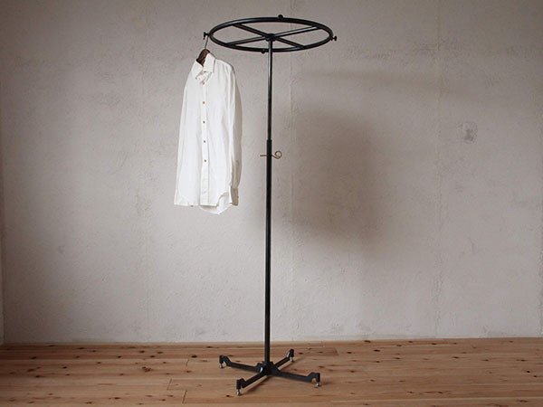 【シカク/SIKAKU / GOODS】のCIRCLE HANGER RACK / サークルハンガーラック インテリア・キッズ・メンズ・レディースファッション・服の通販 founy(ファニー) https://founy.com/ モチーフ Motif ヴィンテージ Vintage ホーム・キャンプ・アウトドア・お取り寄せ Home,Garden,Outdoor,Camping Gear 家具・インテリア Furniture その他 インテリア雑貨、家具 Furniture, Interior, Others |ID: prp329100001364736 ipo3291000000030191789