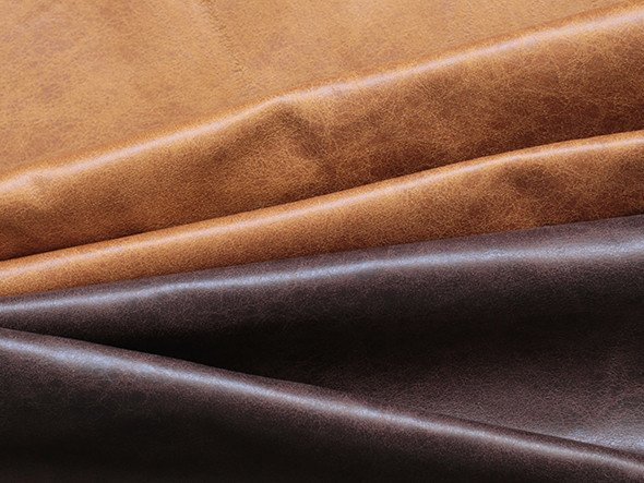 【クラッシュゲート/CRASH GATE / GOODS】のHARRIS SOFA / ハリス 3人掛けソファ(レザーテックス × ナラ材 / 水性塗装) インテリア・キッズ・メンズ・レディースファッション・服の通販 founy(ファニー) 　オイル　Oil　ファブリック　Fabric　フレーム　Flame　ヴィンテージ　Vintage　ホーム・キャンプ・アウトドア・お取り寄せ　Home,Garden,Outdoor,Camping Gear　家具・インテリア　Furniture　ソファー　Sofa　張地には特殊技術を使った新素材「レザーテックス」を使用。ナチュラル革のような表情と柔らかい感触を実現|ID: prp329100001442021 ipo3291000000030226781