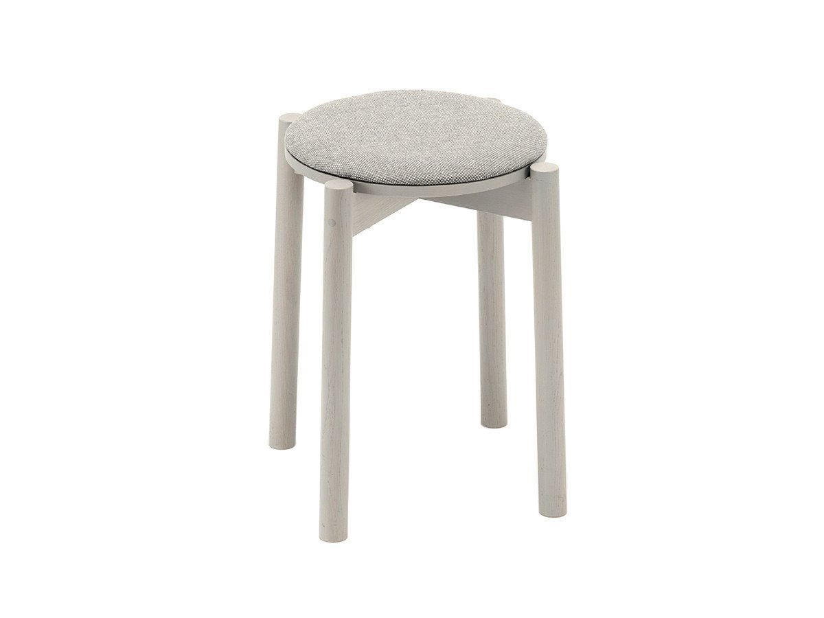 【カリモクニュースタンダード/KARIMOKU NEW STANDARD】のCASTOR STOOL PLUS PAD / キャストール スツール プラス パッド インテリア・キッズ・メンズ・レディースファッション・服の通販 founy(ファウニー) 　送料無料　Free Shipping　ホーム・キャンプ・アウトドア・お取り寄せ　Home Living / Home & Lifestyle / Camping Gear / Outdoor Camping　家具・インテリア　Home Furniture & Interior. Stylish & Functional Living Spaces　チェア・椅子　Seating & Chairs　スツール・バースツール　Stools & Bar Stools　グレイングレー|ID: prp329100001708325 ipo3291000000037067008
