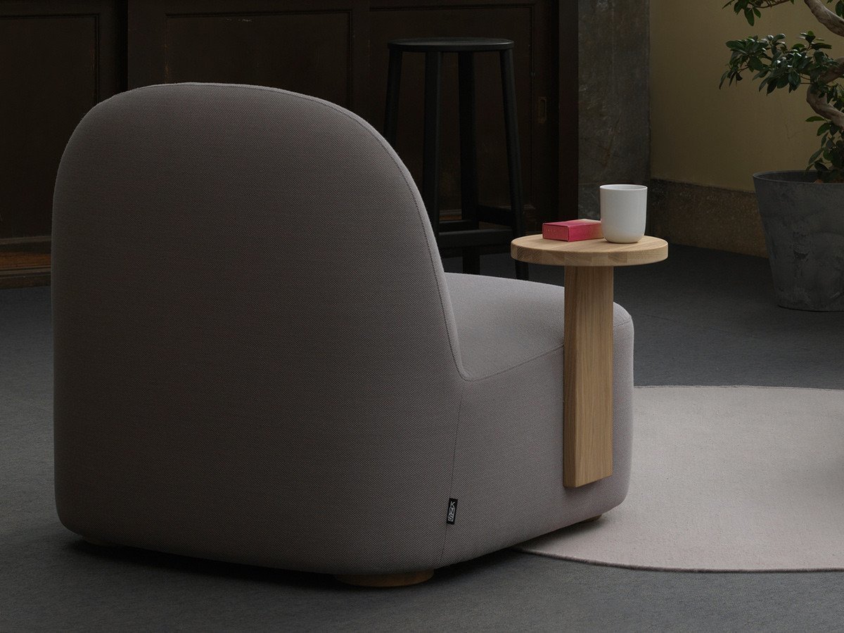 【カリモクニュースタンダード/KARIMOKU NEW STANDARD / GOODS】のPOLAR LOUNGE CHAIR L with SIDE TABLE / ポーラーラウンジチェア L ウィズサイドテーブル インテリア・キッズ・メンズ・レディースファッション・服の通販 founy(ファニー) 　テーブル　Table, Dining Table　フィット　Fit, Slim Fit　リラックス　Relax, Relaxed Fit　ホーム・キャンプ・アウトドア・お取り寄せ　Home Living / Home & Lifestyle / Camping Gear / Outdoor Camping　家具・インテリア　Home Furniture & Interior. Stylish & Functional Living Spaces　チェア・椅子　Seating & Chairs　ラウンジチェア・リクライナー　Lounge Chairs / Recliners　ホーム・キャンプ・アウトドア・お取り寄せ　Home Living / Home & Lifestyle / Camping Gear / Outdoor Camping　家具・インテリア　Home Furniture & Interior. Stylish & Functional Living Spaces　テーブル　Dining, Coffee & Side Tables　サイドテーブル・ナイトテーブル　Side & End Tables　テーブル位置:ライト|ID: prp329100001708330 ipo3291000000036244803