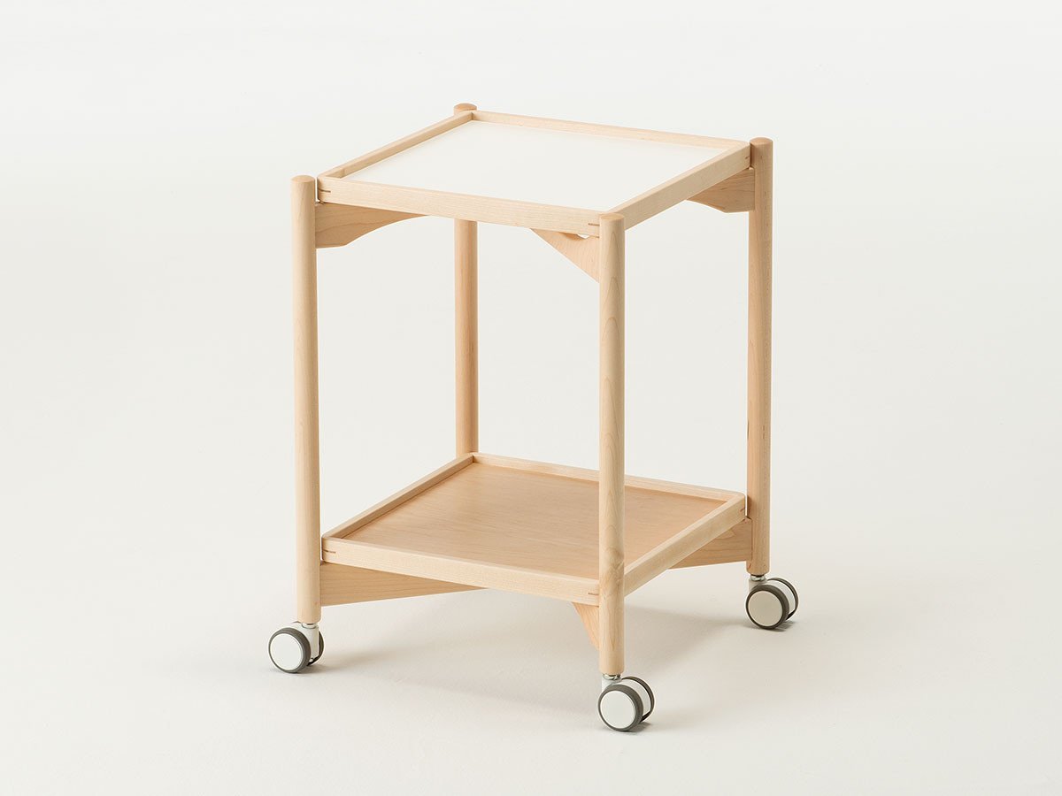 【コサイン/cosine / GOODS】のTRAY TABLE / トレーテーブル インテリア・キッズ・メンズ・レディースファッション・服の通販 founy(ファニー) 　送料無料　Free Shipping　コンパクト　Compact, Small Size　テーブル　Table, Dining Table　リバーシブル　Reversible, Two-Sided　ホーム・キャンプ・アウトドア・お取り寄せ　Home Living / Home & Lifestyle / Camping Gear / Outdoor Camping　家具・インテリア　Home Furniture & Interior. Stylish & Functional Living Spaces　テーブル　Dining, Coffee & Side Tables　サイドテーブル・ナイトテーブル　Side & End Tables　ホーム・キャンプ・アウトドア・お取り寄せ　Home Living / Home & Lifestyle / Camping Gear / Outdoor Camping　家具・インテリア　Home Furniture & Interior. Stylish & Functional Living Spaces　収納家具・キャビネット　Storage Furniture　チェストワゴン・移動式収納　Mobile Wagon　トレー:(上)メラミン面、(下)突板面|ID: prp329100001835479 ipo3291000000030257218