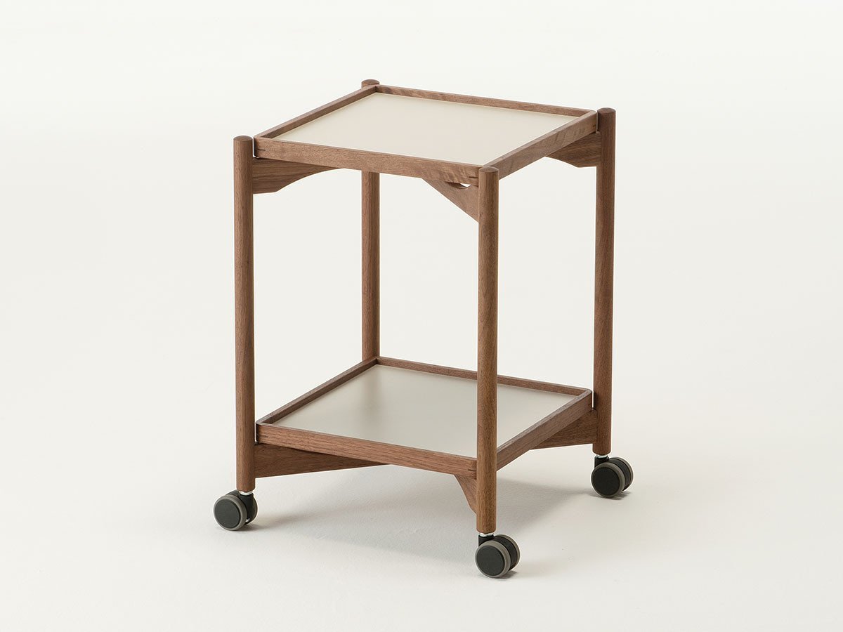 【コサイン/cosine / GOODS】のTRAY TABLE / トレーテーブル インテリア・キッズ・メンズ・レディースファッション・服の通販 founy(ファニー) 　送料無料　Free Shipping　コンパクト　Compact, Small Size　テーブル　Table, Dining Table　リバーシブル　Reversible, Two-Sided　ホーム・キャンプ・アウトドア・お取り寄せ　Home Living / Home & Lifestyle / Camping Gear / Outdoor Camping　家具・インテリア　Home Furniture & Interior. Stylish & Functional Living Spaces　テーブル　Dining, Coffee & Side Tables　サイドテーブル・ナイトテーブル　Side & End Tables　ホーム・キャンプ・アウトドア・お取り寄せ　Home Living / Home & Lifestyle / Camping Gear / Outdoor Camping　家具・インテリア　Home Furniture & Interior. Stylish & Functional Living Spaces　収納家具・キャビネット　Storage Furniture　チェストワゴン・移動式収納　Mobile Wagon　トレー:(上)メラミン面、(下)メラミン面|ID: prp329100001835479 ipo3291000000030257224