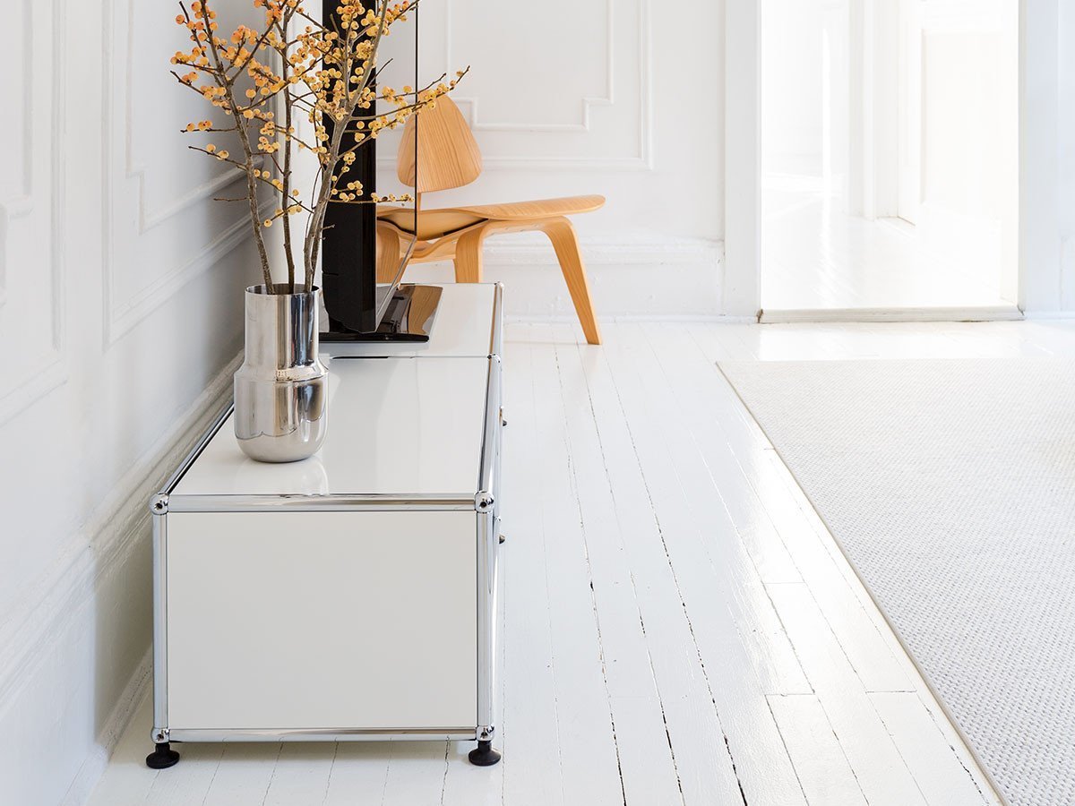 【ユーエスエム/USM / GOODS】のUSM Haller TV Board / USMハラー テレビボード W / D / H:1773 / 373 / 390mm ドロップダウンドア × 2、ディバイダーシェルフ × 1 インテリア・キッズ・メンズ・レディースファッション・服の通販 founy(ファニー) コレクション Collection, Seasonal Line シンプル Simple, Minimal ニューヨーク New York, NYC Style バランス Balance, Style Balance ボックス Boxy, Box Shape ワイド Wide, Wide Fit ホーム・キャンプ・アウトドア・お取り寄せ Home Living / Home & Lifestyle / Camping Gear / Outdoor Camping 家具・インテリア Home Furniture & Interior. Stylish & Functional Living Spaces テレビボード・テレビ台 TV Cabinets & Consoles テレビ台・TVボード Tv Board 参考イメージ|ID: prp329100001864858 ipo3291000000036647129