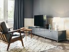 【ユーエスエム/USM / GOODS】のUSM Haller TV Board / USMハラー テレビボード W / D / H:1773 / 373 / 390mm ドロップダウンドア × 2、ディバイダーシェルフ × 1 大人の最旬トレンドファッション＆コーディネート founy(ファウニー) コレクション Collection, Seasonal Line シンプル Simple, Minimal ニューヨーク New York, NYC Style バランス Balance, Style Balance ボックス Boxy, Box Shape ワイド Wide, Wide Fit ホーム・キャンプ・アウトドア・お取り寄せ Home Living / Home & Lifestyle / Camping Gear / Outdoor Camping 家具・インテリア Home Furniture & Interior. Stylish & Functional Living Spaces テレビボード・テレビ台 TV Cabinets & Consoles テレビ台・TVボード Tv Board thumbnail 参考イメージ|ID: prp329100001864858 ipo3291000000037092089