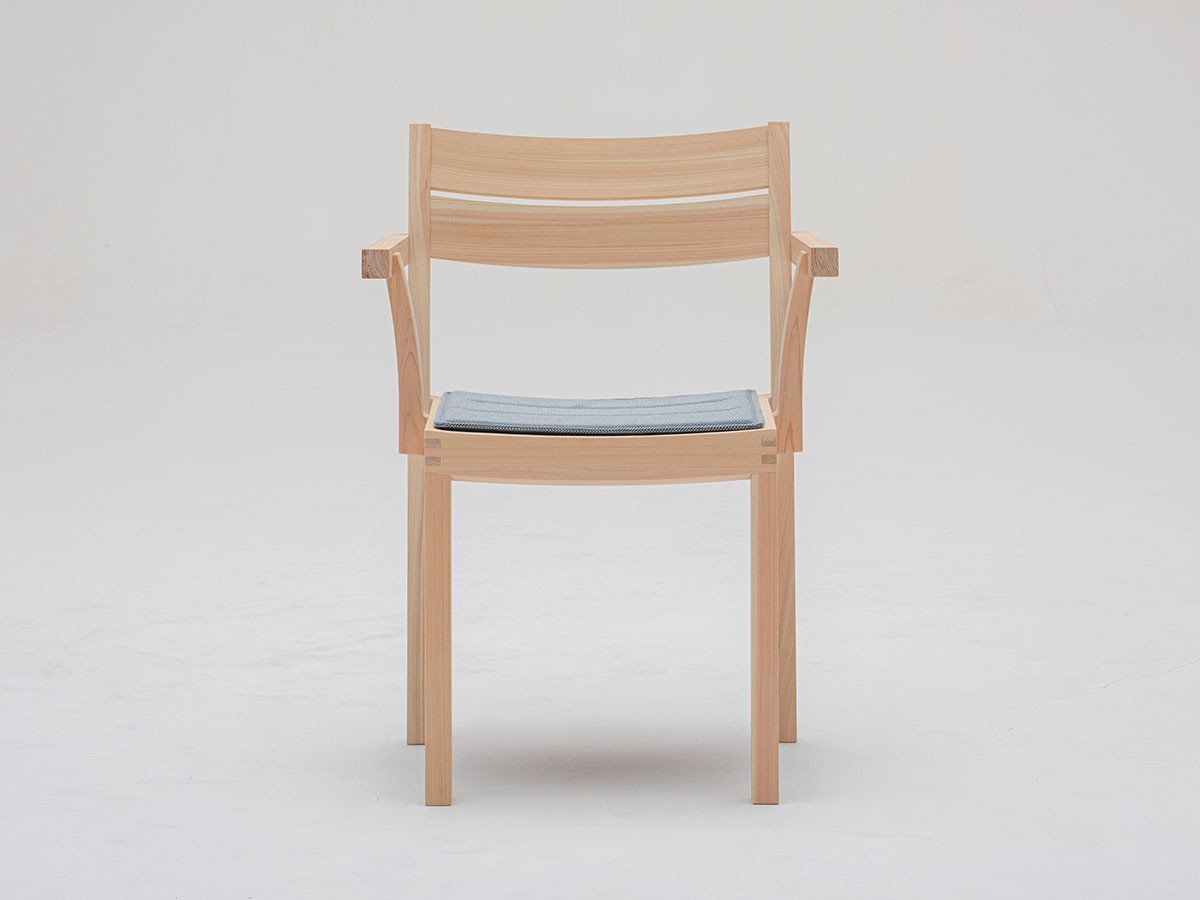 【マス/MAS / GOODS】のWK Armchair 01 / WK アームチェア 01 インテリア・キッズ・メンズ・レディースファッション・服の通販 founy(ファニー) 　送料無料　Free Shipping　クッション　Cushion, Throw Pillow　シンプル　Simple, Minimal　スリット　Slit, Slit Detail　軽量　Lightweight, Ultra Light　ホーム・キャンプ・アウトドア・お取り寄せ　Home Living / Home & Lifestyle / Camping Gear / Outdoor Camping　家具・インテリア　Home Furniture & Interior. Stylish & Functional Living Spaces　チェア・椅子　Seating & Chairs　ダイニングチェア・木製チェア　Dining Chairs　ホーム・キャンプ・アウトドア・お取り寄せ　Home Living / Home & Lifestyle / Camping Gear / Outdoor Camping　家具・インテリア　Home Furniture & Interior. Stylish & Functional Living Spaces　チェア・椅子　Seating & Chairs　アームチェア・アクセントチェア　Armchairs & Accent Chairs　別売りで専用クッションを展開しています。|ID: prp329100001937577 ipo3291000000036279814