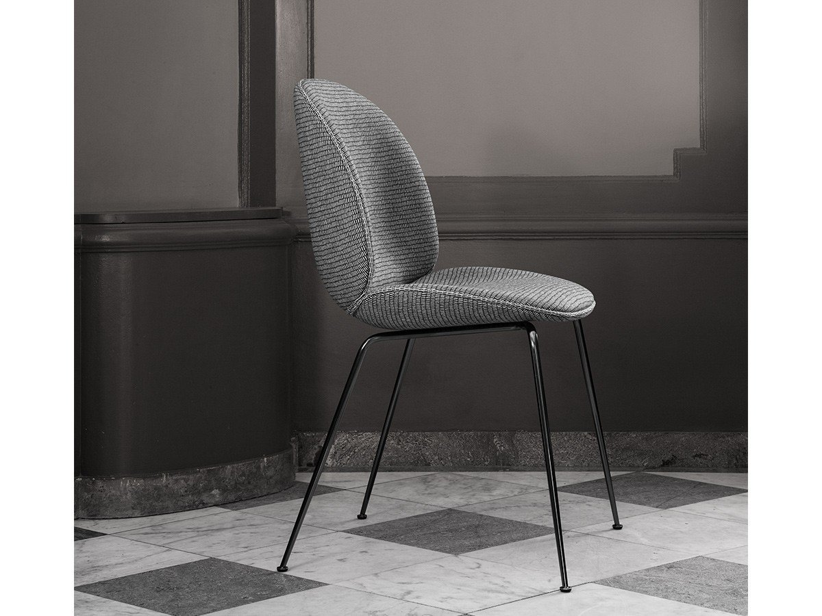 【グビ/GUBI / GOODS】のBeetle Dining Chair Un-upholstered - Conic base / ビートル ダイニングチェア コニックベース 座面高45cm(ブラックマットベース) インテリア・キッズ・メンズ・レディースファッション・服の通販 founy(ファニー) テクスチャー Texture, Textured Fabric フォーマル Formal, Dressy ホーム・キャンプ・アウトドア・お取り寄せ Home Living / Home & Lifestyle / Camping Gear / Outdoor Camping 家具・インテリア Home Furniture & Interior. Stylish & Functional Living Spaces チェア・椅子 Seating & Chairs ダイニングチェア・木製チェア Dining Chairs 参考イメージ|ID: prp329100001980058 ipo3291000000034545186