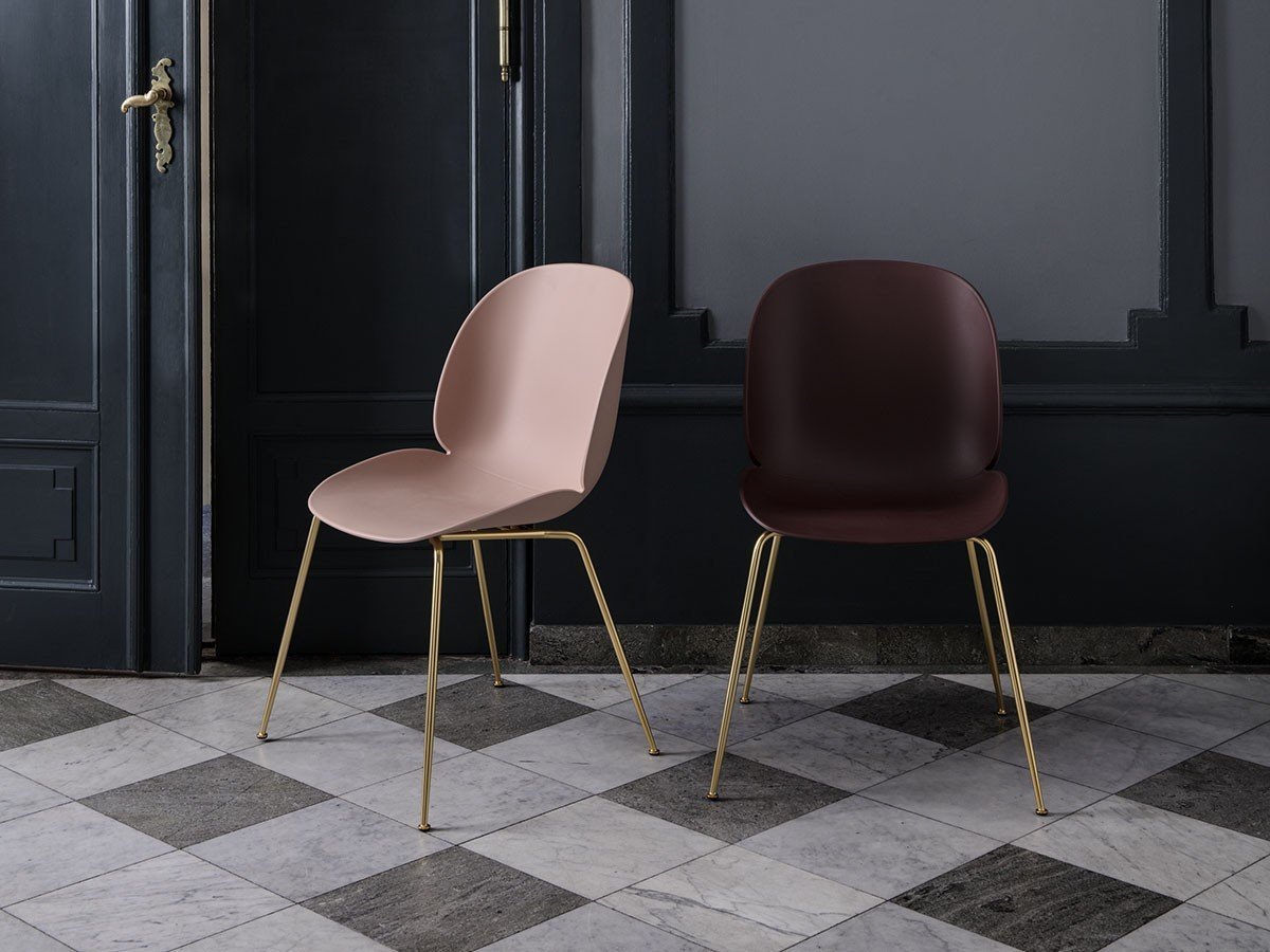 【グビ/GUBI / GOODS】のBeetle Dining Chair Stackable / ビートル スタッキングチェア(ブラックマットベース) 人気、トレンドファッション・服の通販 founy(ファニー) 　テクスチャー　Texture, Textured Fabric　フォーマル　Formal, Dressy　ホーム・キャンプ・アウトドア・お取り寄せ　Home Living / Home & Lifestyle / Camping Gear / Outdoor Camping　家具・インテリア　Home Furniture & Interior. Stylish & Functional Living Spaces　チェア・椅子　Seating & Chairs　ダイニングチェア・木製チェア　Dining Chairs　other-5|ID: prp329100001982515 ipo3291000000031510983