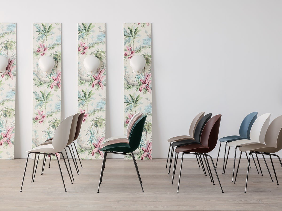 【グビ/GUBI / GOODS】のBeetle Dining Chair Stackable / ビートル スタッキングチェア(ブラックマットベース) インテリア・キッズ・メンズ・レディースファッション・服の通販 founy(ファニー) 　テクスチャー　Texture, Textured Fabric　フォーマル　Formal, Dressy　ホーム・キャンプ・アウトドア・お取り寄せ　Home Living / Home & Lifestyle / Camping Gear / Outdoor Camping　家具・インテリア　Home Furniture & Interior. Stylish & Functional Living Spaces　チェア・椅子　Seating & Chairs　ダイニングチェア・木製チェア　Dining Chairs　参考イメージ|ID: prp329100001982515 ipo3291000000033487013