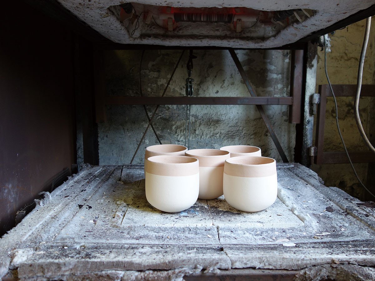 【ドマーニ/DOMANI / GOODS】のMinsk / ミンスク ベース 31cm インテリア・キッズ・メンズ・レディースファッション・服の通販 founy(ファニー) 　バランス　Balance, Style Balance　送料無料　Free Shipping　ホーム・キャンプ・アウトドア・お取り寄せ　Home Living / Home & Lifestyle / Camping Gear / Outdoor Camping　家具・インテリア　Home Furniture & Interior. Stylish & Functional Living Spaces　その他 インテリア雑貨、家具　Home Decor & Furniture Extras　(3)楽焼き専用のオーブンに入れます。次の工程に素早く進められるように、オーブンのサイズは小さく設計|ID: prp329100002006543 ipo3291000000036115612