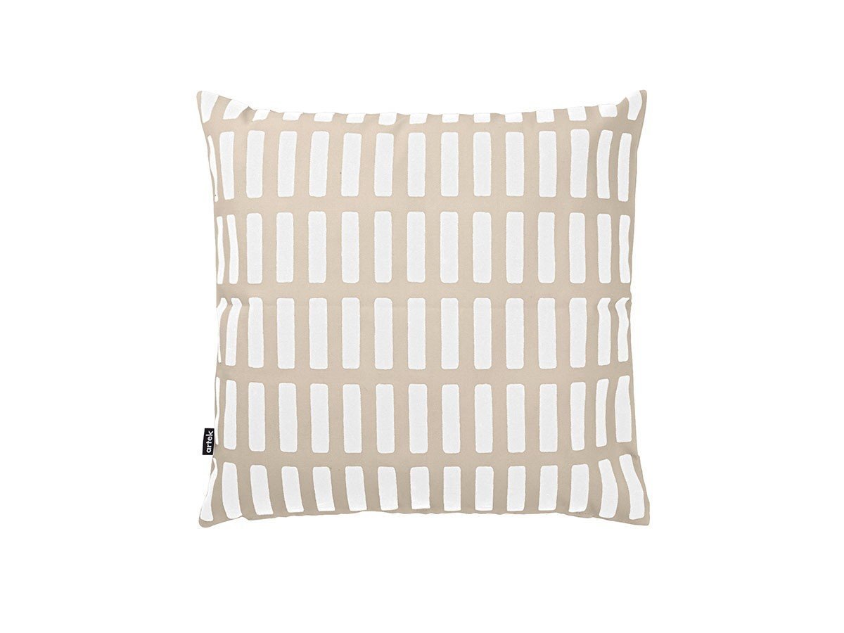 【アルテック/artek / GOODS】のSiena Cushion Cover / シエナ クッションカバー 40 × 40 インテリア・キッズ・メンズ・レディースファッション・服の通販 founy(ファニー) 　イタリア　Italy　クッション　Cushion, Throw Pillow　パターン　Pattern, Design Print　ホーム・キャンプ・アウトドア・お取り寄せ　Home Living / Home & Lifestyle / Camping Gear / Outdoor Camping　家具・インテリア　Home Furniture & Interior. Stylish & Functional Living Spaces　その他 インテリア雑貨、家具　Home Decor & Furniture Extras　サンド / ホワイト|ID: prp329100002084966 ipo3291000000030251426