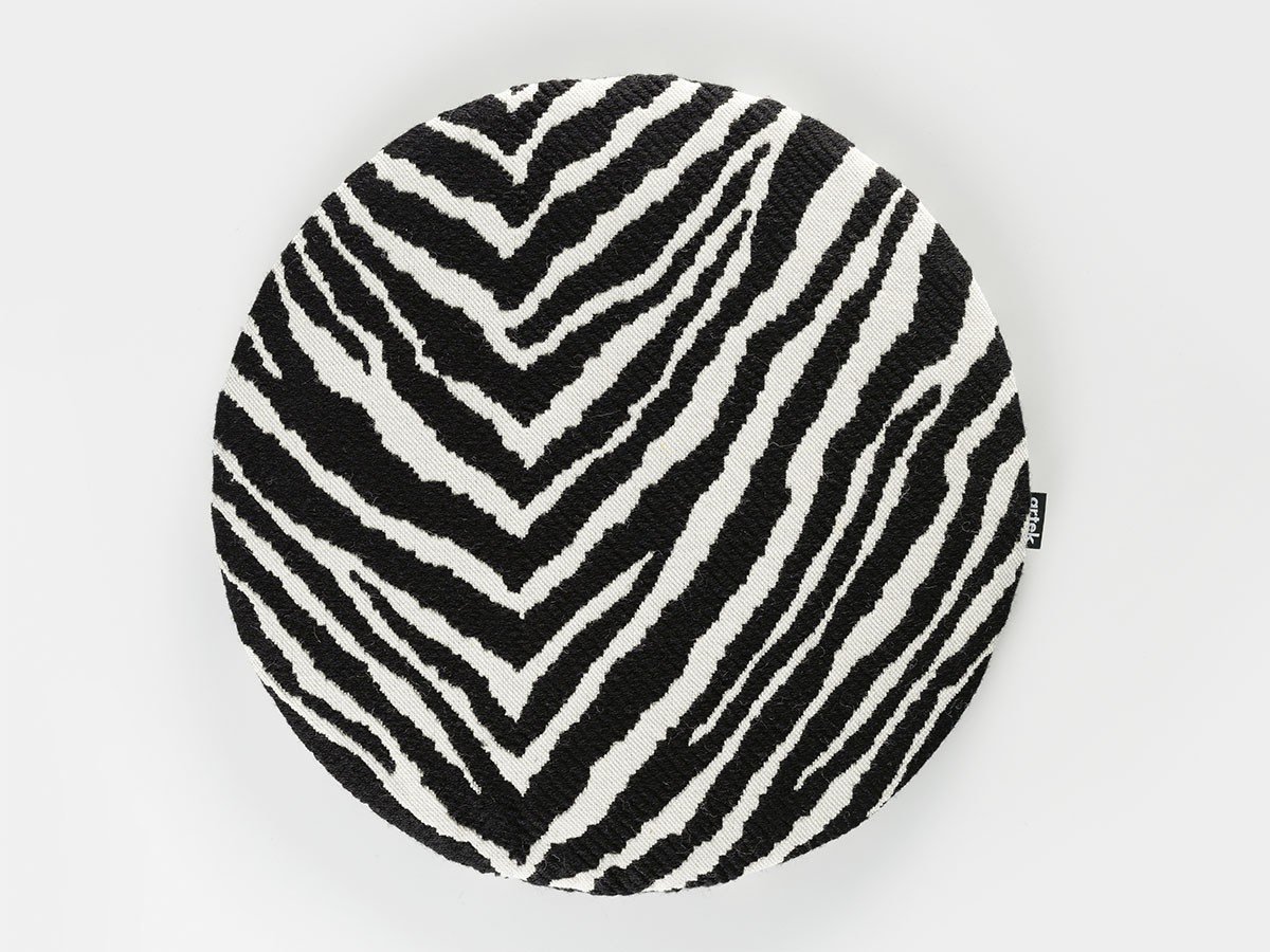 【アルテック/artek / GOODS】のZebra Seat Cushion / ゼブラ シートクッション 人気、トレンドファッション・服の通販 founy(ファニー) 　送料無料　Free Shipping　クッション　Cushion, Throw Pillow　タンク　Tank Top, Sleeveless Top　ホーム・キャンプ・アウトドア・お取り寄せ　Home Living / Home & Lifestyle / Camping Gear / Outdoor Camping　家具・インテリア　Home Furniture & Interior. Stylish & Functional Living Spaces　その他 インテリア雑貨、家具　Home Decor & Furniture Extras　other-6|ID: prp329100002084967 ipo3291000000031509703