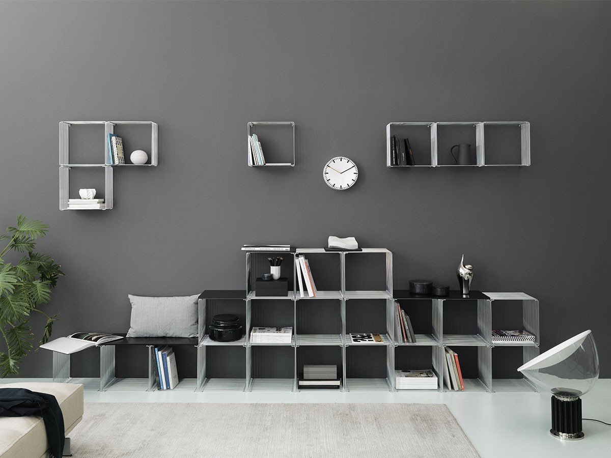 【モンタナ/Montana / GOODS】のPanton Wire Single / パントン ワイヤー シェルフ シングルサイズ インテリア・キッズ・メンズ・レディースファッション・服の通販 founy(ファニー) 　送料無料　Free Shipping　エレガント 上品　Elegant　シンプル　Simple, Minimal　スタンド　Stand Collar, Upright Stand　テーブル　Table, Dining Table　ワイヤー　Wire, Wired Bra　ホーム・キャンプ・アウトドア・お取り寄せ　Home Living / Home & Lifestyle / Camping Gear / Outdoor Camping　家具・インテリア　Home Furniture & Interior. Stylish & Functional Living Spaces　テーブル　Dining, Coffee & Side Tables　サイドテーブル・ナイトテーブル　Side & End Tables　ホーム・キャンプ・アウトドア・お取り寄せ　Home Living / Home & Lifestyle / Camping Gear / Outdoor Camping　家具・インテリア　Home Furniture & Interior. Stylish & Functional Living Spaces　収納家具・キャビネット　Storage Furniture　シェルフ・オープンラック・収納棚　Open Shelf Rack　最大3段までスタッキング(重ね置き)できるほか、壁に取付けて使用することが可能です。|ID: prp329100002122600 ipo3291000000035341643