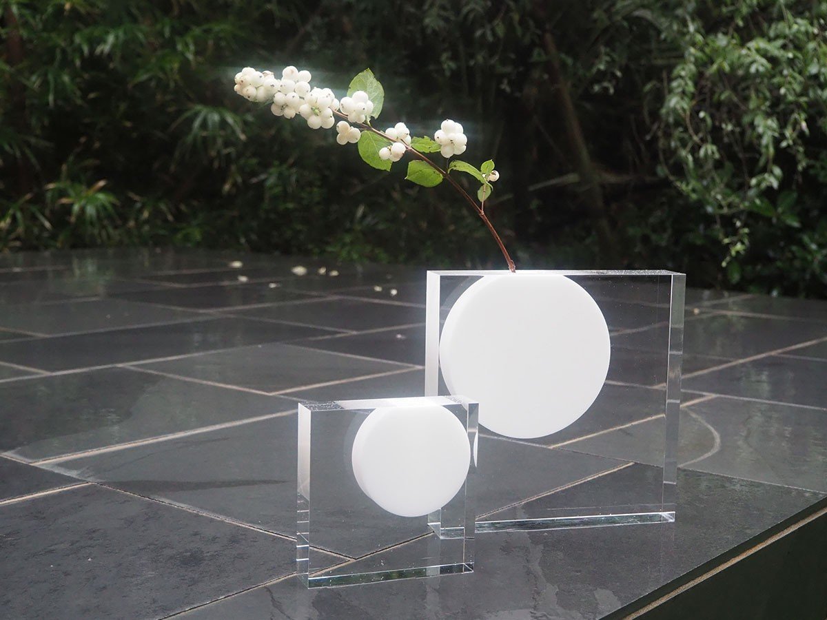 【ワーズウィズ/WAAZWIZ / GOODS】のSPHER flower vase L / スフィア フラワーベース ラージ 人気、トレンドファッション・服の通販 founy(ファニー) 　送料無料　Free Shipping　おすすめ　Recommended / Our Picks　アクリル　Acrylic Material　ガラス　Glass, Glassware　スタンド　Stand Collar, Upright Stand　フラワー　Flower, Floral　ホーム・キャンプ・アウトドア・お取り寄せ　Home Living / Home & Lifestyle / Camping Gear / Outdoor Camping　家具・インテリア　Home Furniture & Interior. Stylish & Functional Living Spaces　その他 インテリア雑貨、家具　Home Decor & Furniture Extras　other-5|ID: prp329100002139308 ipo3291000000031508883