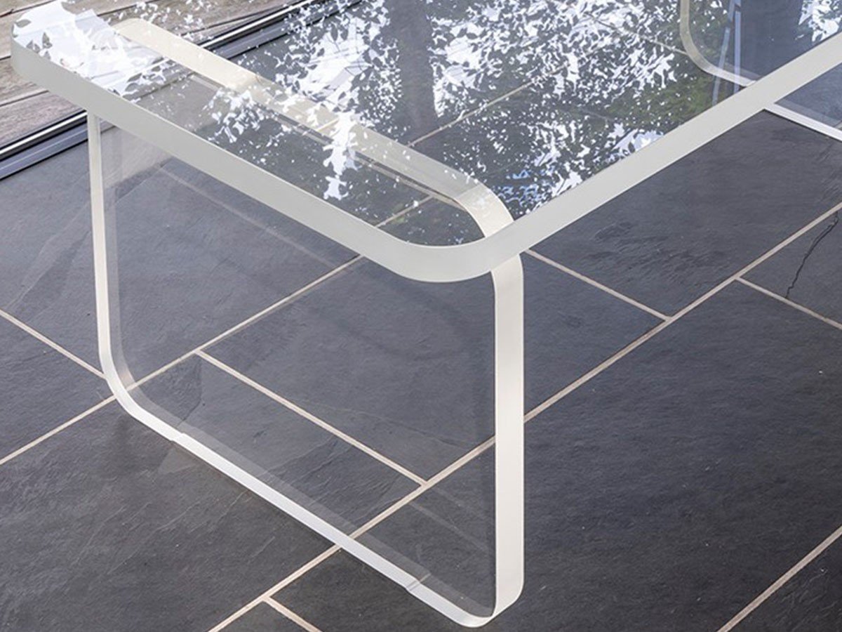 【ワーズウィズ/WAAZWIZ / GOODS】のR CORNER table A / アール コーナーテーブル A 人気、トレンドファッション・服の通販 founy(ファニー) 　送料無料　Free Shipping　おすすめ　Recommended / Our Picks　アクリル　Acrylic Material　ガラス　Glass, Glassware　シンプル　Simple, Minimal　テーブル　Table, Dining Table　モダン　Modern, Contemporary　ホーム・キャンプ・アウトドア・お取り寄せ　Home Living / Home & Lifestyle / Camping Gear / Outdoor Camping　家具・インテリア　Home Furniture & Interior. Stylish & Functional Living Spaces　テーブル　Dining, Coffee & Side Tables　ローテーブル・センターテーブル　Coffee & Center Tables　other-4|ID: prp329100002139315 ipo3291000000031508943