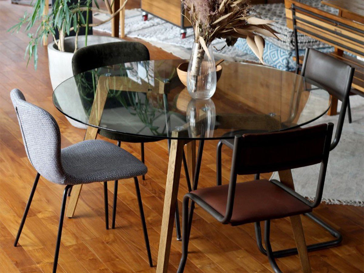 【アデペシュ/a.depeche / GOODS】のG-knot glass table 1200 round / Gノット ガラス テーブル 1200 ラウンド 人気、トレンドファッション・服の通販 founy(ファニー) 　ガラス　Glass, Glassware　シンプル　Simple, Minimal　テーブル　Table, Dining Table　バランス　Balance, Style Balance　ラウンド　Round, Round Neck　ワーク　Workwear, Utility Style　ホーム・キャンプ・アウトドア・お取り寄せ　Home Living / Home & Lifestyle / Camping Gear / Outdoor Camping　家具・インテリア　Home Furniture & Interior. Stylish & Functional Living Spaces　テーブル　Dining, Coffee & Side Tables　ダイニングテーブル・食卓テーブル　Dining Tables　other-6|ID: prp329100002262355 ipo3291000000031505501