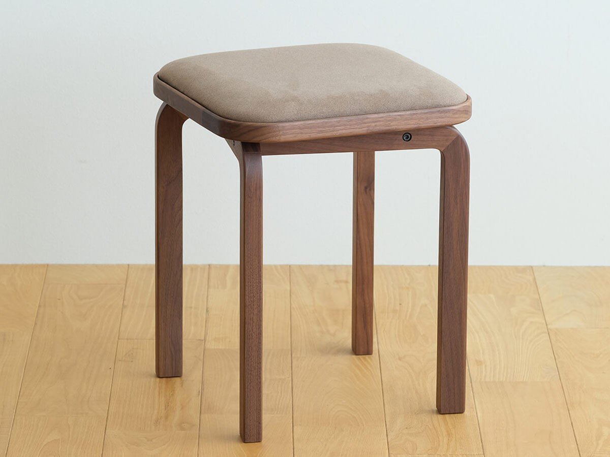 【フライミー ヴェール/FLYMEe vert / GOODS】のCOCCO STOOL / コッコ スツール インテリア・キッズ・メンズ・レディースファッション・服の通販 founy(ファニー) 　送料無料　Free Shipping　ウッド　Wood　オイル　Oil　クッション　Cushion　ホーム・キャンプ・アウトドア・お取り寄せ　Home,Garden,Outdoor,Camping Gear　家具・インテリア　Furniture　チェア・椅子　Chair　スツール　Stool　クッション張地:ラムース ブラウン(ランク4)、ウッド:ウォールナット|ID: prp329100002285439 ipo3291000000028447082