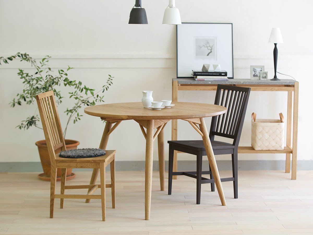 【北の住まい設計社/KITANOSUMAISEKKEISHA / GOODS】のRound Table / ラウンド テーブル インテリア・キッズ・メンズ・レディースファッション・服の通販 founy(ファニー) 　オイル　Oil　テーブル　Table　パウダー　Powder　ラウンド　Round　ホーム・キャンプ・アウトドア・お取り寄せ　Home,Garden,Outdoor,Camping Gear　家具・インテリア　Home Furniture & Interior. Stylish & Functional Living Spaces　テーブル　Table　ダイニングテーブル　Dining Table　天板:ナラ(オイル仕上)、脚部:ナラ(オイル仕上)、サイズ:直径105cm|ID: prp329100002286796 ipo3291000000032087643