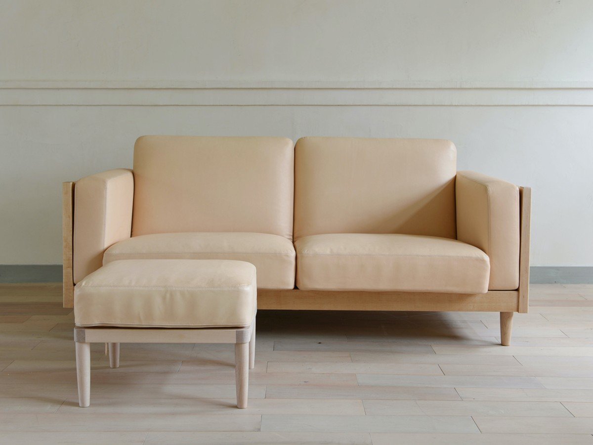 【北の住まい設計社/KITANOSUMAISEKKEISHA / GOODS】のWood Frame Sofa Classic M / ウッドフレーム ソファ クラシック M インテリア・キッズ・メンズ・レディースファッション・服の通販 founy(ファニー) 　ウッド　Wood　ヴィンテージ　Vintage　クッション　Cushion　クラシック　Classic　ファブリック　Fabric　フレーム　Flame　リネン　Linen　ホーム・キャンプ・アウトドア・お取り寄せ　Home,Garden,Outdoor,Camping Gear　家具・インテリア　Furniture　ソファー　Sofa　張地:ナチュラル(革ランク)、フレーム:イタヤカエデ|ID: prp329100002286802 ipo3291000000032087469
