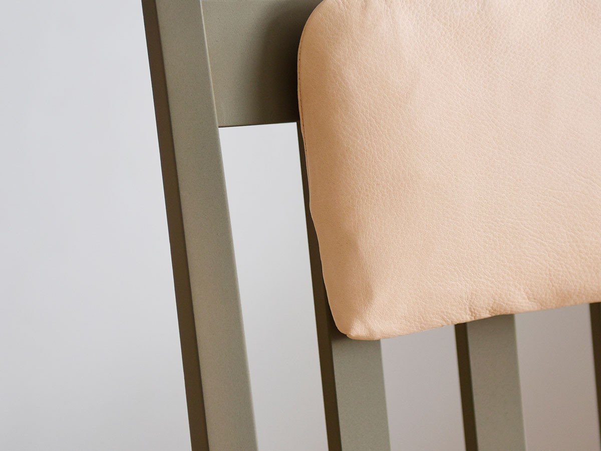 【北の住まい設計社/KITANOSUMAISEKKEISHA / GOODS】のM-chair Rocking / エムチェア ロッキング インテリア・キッズ・メンズ・レディースファッション・服の通販 founy(ファニー) 　クッション　Cushion, Throw Pillow　ファブリック　Fabric, Textile　フェザー　Feather, Feather Detail　フェルト　Felt, Felt Fabric　フレーム　Frame, Outline　リネン　Linen, Linen Fabric　ホーム・キャンプ・アウトドア・お取り寄せ　Home Living / Home & Lifestyle / Camping Gear / Outdoor Camping　家具・インテリア　Home Furniture & Interior. Stylish & Functional Living Spaces　チェア・椅子　Seating & Chairs　ロッキングチェア・ゆりかご椅子　Rocking Chairs & Gliders　張地:ナチュラル(革ランク)、フレーム:アースグリーン(エッグテンペラ塗装)|ID: prp329100002286814 ipo3291000000032087386