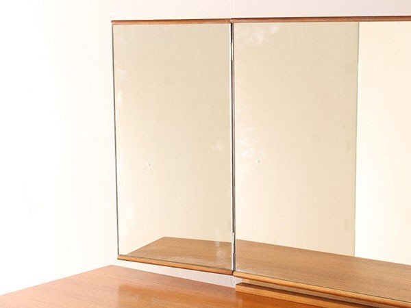 【ロイズ アンティークス/Lloyd's Antiques / GOODS】のReal Antique Stag Dressing Table / 英国アンティーク家具 スタッグ社 ドレッサー 人気、トレンドファッション・服の通販 founy(ファニー) 　アンティーク　Antique　スタイリッシュ　Stylish　バランス　Balance　モダン　Modern　ホーム・キャンプ・アウトドア・お取り寄せ　Home,Garden,Outdoor,Camping Gear　家具・インテリア　Furniture　ミラー・ドレッサー　Mirror　ミラー・鏡　Mirror　ホーム・キャンプ・アウトドア・お取り寄せ　Home,Garden,Outdoor,Camping Gear　家具・インテリア　Furniture　ミラー・ドレッサー　Mirror　ドレッサー　Dresser　other-3|ID: prp329100002343539 ipo3291000000031470488