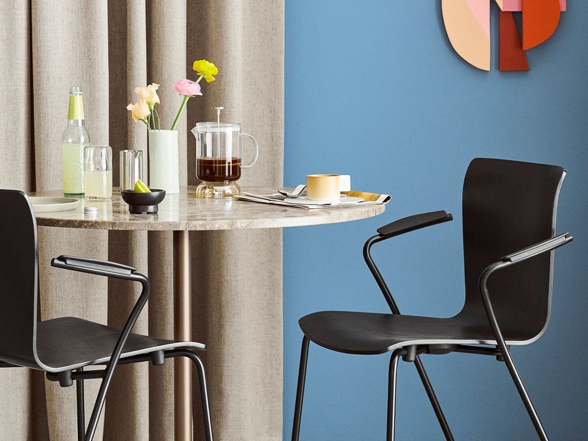 【フリッツ ハンセン/FRITZ HANSEN / GOODS】のVICO DUO / ヴィコデュオ アームチェア 連結器具付 VM113 インテリア・キッズ・メンズ・レディースファッション・服の通販 founy(ファニー) 　シンプル　Simple, Minimal　バランス　Balance, Style Balance　フォルム　Silhouette, Form　送料無料　Free Shipping　ホーム・キャンプ・アウトドア・お取り寄せ　Home Living / Home & Lifestyle / Camping Gear / Outdoor Camping　家具・インテリア　Home Furniture & Interior. Stylish & Functional Living Spaces　チェア・椅子　Seating & Chairs　ダイニングチェア・木製チェア　Dining Chairs　ホーム・キャンプ・アウトドア・お取り寄せ　Home Living / Home & Lifestyle / Camping Gear / Outdoor Camping　家具・インテリア　Home Furniture & Interior. Stylish & Functional Living Spaces　チェア・椅子　Seating & Chairs　アームチェア・アクセントチェア　Armchairs & Accent Chairs　参考イメージ|ID: prp329100002443464 ipo3291000000034434806