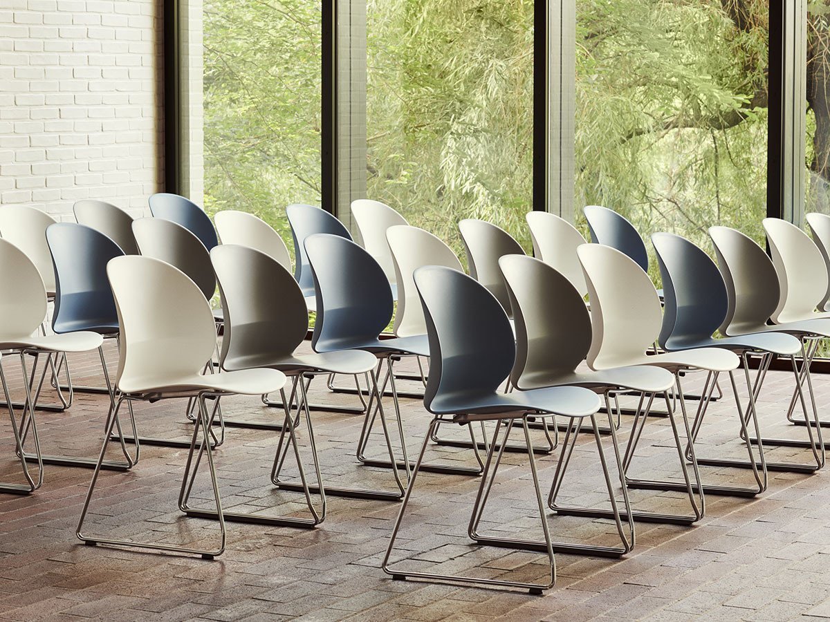 【フリッツ ハンセン/FRITZ HANSEN / GOODS】のN02 RECYCLE / N02 リサイクル チェア 連結器具付 スレッド脚 クロームベース N02-21 インテリア・キッズ・メンズ・レディースファッション・服の通販 founy(ファニー) 　テーブル　Table, Dining Table　フォルム　Silhouette, Form　ワーク　Workwear, Utility Style　送料無料　Free Shipping　ホーム・キャンプ・アウトドア・お取り寄せ　Home Living / Home & Lifestyle / Camping Gear / Outdoor Camping　家具・インテリア　Home Furniture & Interior. Stylish & Functional Living Spaces　チェア・椅子　Seating & Chairs　ダイニングチェア・木製チェア　Dining Chairs　参考イメージ|ID: prp329100002443472 ipo3291000000034188688