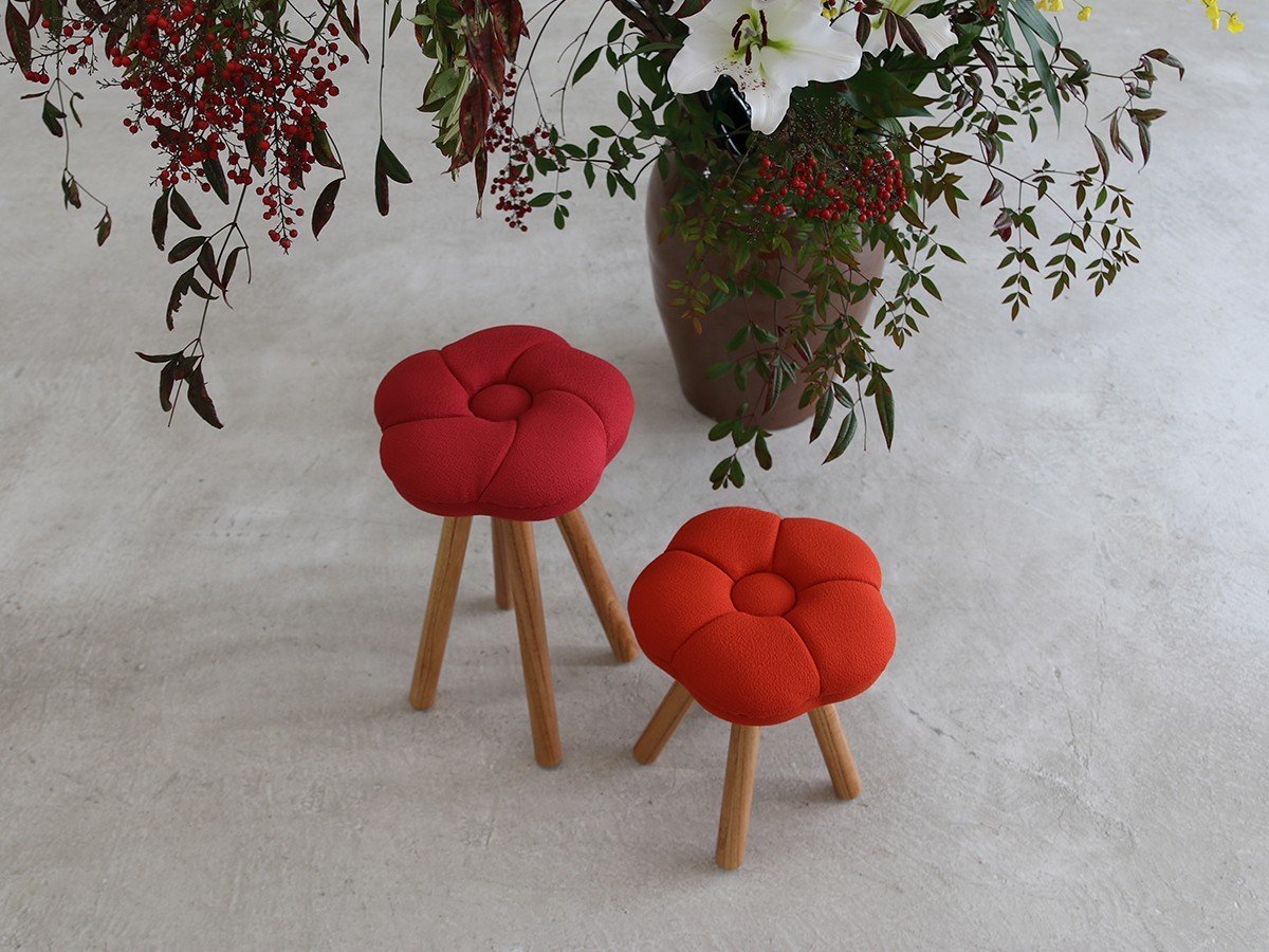【酒見椅子店/SAKEMI ISUTEN / GOODS】のmonaca stool / モナカ スツール(ウッドベース) インテリア・キッズ・メンズ・レディースファッション・服の通販 founy(ファニー) 　送料無料　Free Shipping　おすすめ　Recommend　ウッド　Wood　カラフル　Colorful　モチーフ　Motif　ホーム・キャンプ・アウトドア・お取り寄せ　Home,Garden,Outdoor,Camping Gear　家具・インテリア　Furniture　チェア・椅子　Chair　スツール　Stool　左:高さ45cm(梅 / レッド)、右:高さ30cm(椿 / レンガ)|ID: prp329100002471691 ipo3291000000030193025
