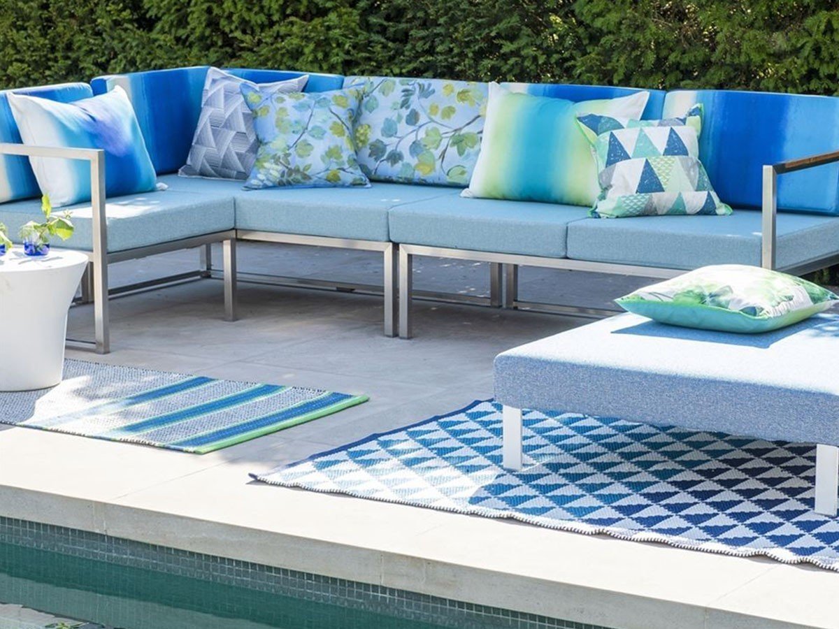 【デザイナーズ ギルド/DESIGNERS GUILD / GOODS】のPompano Outdoor Runner Rug / ポンパノ アウトドア ランナーラグ 人気、トレンドファッション・服の通販 founy(ファニー) 　送料無料　Free Shipping　アウトドア　Outdoor Clothing　ストライプ　Stripe, Striped Pattern　パターン　Pattern, Design Print　ベーシック　Basic, Essential　リバーシブル　Reversible, Two-Sided　軽量　Lightweight, Ultra Light　ホーム・キャンプ・アウトドア・お取り寄せ　Home Living / Home & Lifestyle / Camping Gear / Outdoor Camping　家具・インテリア　Home Furniture & Interior. Stylish & Functional Living Spaces　その他 インテリア雑貨、家具　Home Decor & Furniture Extras　other-3|ID: prp329100002513365 ipo3291000000031502473
