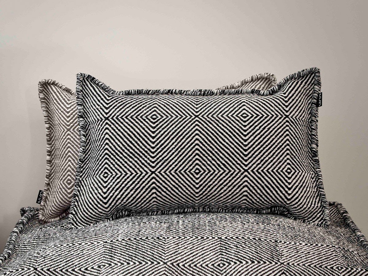 【ガン/GAN / GOODS】のSAIL CUSHION / セイル クッション インテリア・キッズ・メンズ・レディースファッション・服の通販 founy(ファニー) 送料無料 Free Shipping エレガント 上品 Elegant クッション Cushion, Throw Pillow クラシック Classic, Timeless Style ハンド Hand, Handmade ロンドン London Style, British Inspired ホーム・キャンプ・アウトドア・お取り寄せ Home Living / Home & Lifestyle / Camping Gear / Outdoor Camping 家具・インテリア Home Furniture & Interior. Stylish & Functional Living Spaces その他 インテリア雑貨、家具 Home Decor & Furniture Extras -|ID: prp329100002589763 ipo3291000000035323984