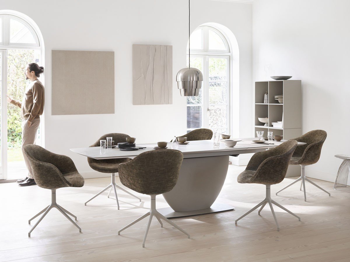 【ボーコンセプト/BoConcept / GOODS】のADELAIDE CHAIR / アデレード チェア 肘なし 回転脚(モハベ) インテリア・キッズ・メンズ・レディースファッション・服の通販 founy(ファニー) 　オーガニック　Organic Cotton　フォルム　Silhouette, Form　ホーム・キャンプ・アウトドア・お取り寄せ　Home Living / Home & Lifestyle / Camping Gear / Outdoor Camping　家具・インテリア　Home Furniture & Interior. Stylish & Functional Living Spaces　チェア・椅子　Seating & Chairs　ダイニングチェア・木製チェア　Dining Chairs　ホーム・キャンプ・アウトドア・お取り寄せ　Home Living / Home & Lifestyle / Camping Gear / Outdoor Camping　家具・インテリア　Home Furniture & Interior. Stylish & Functional Living Spaces　チェア・椅子　Seating & Chairs　オフィスチェア・在宅ワーク用チェア　Office & Desk Chairs　参考イメージ(張地:ナポリ 2251 トープ、脚部マットアッシュグレー)|ID: prp329100002610023 ipo3291000000034047593
