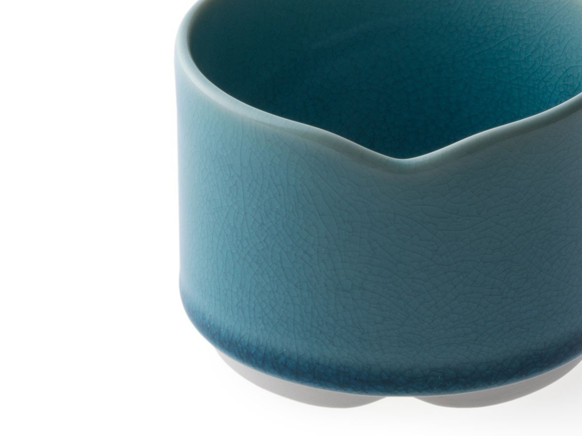 【ハス/HASU / GOODS】のWATER CRACKLE Stacking bowl S / 水貫入 重ね小鉢 インテリア・キッズ・メンズ・レディースファッション・服の通販 founy(ファニー) 　シンプル　Simple, Minimal　テーブル　Table, Dining Table　フォルム　Silhouette, Form　エレガント 上品　Elegant　皿　Plate, Dish　縁のくぼみにはスプーンなどを置くことができ、差したまま重ねることもできます。|ID: prp329100002614313 ipo3291000000035005239