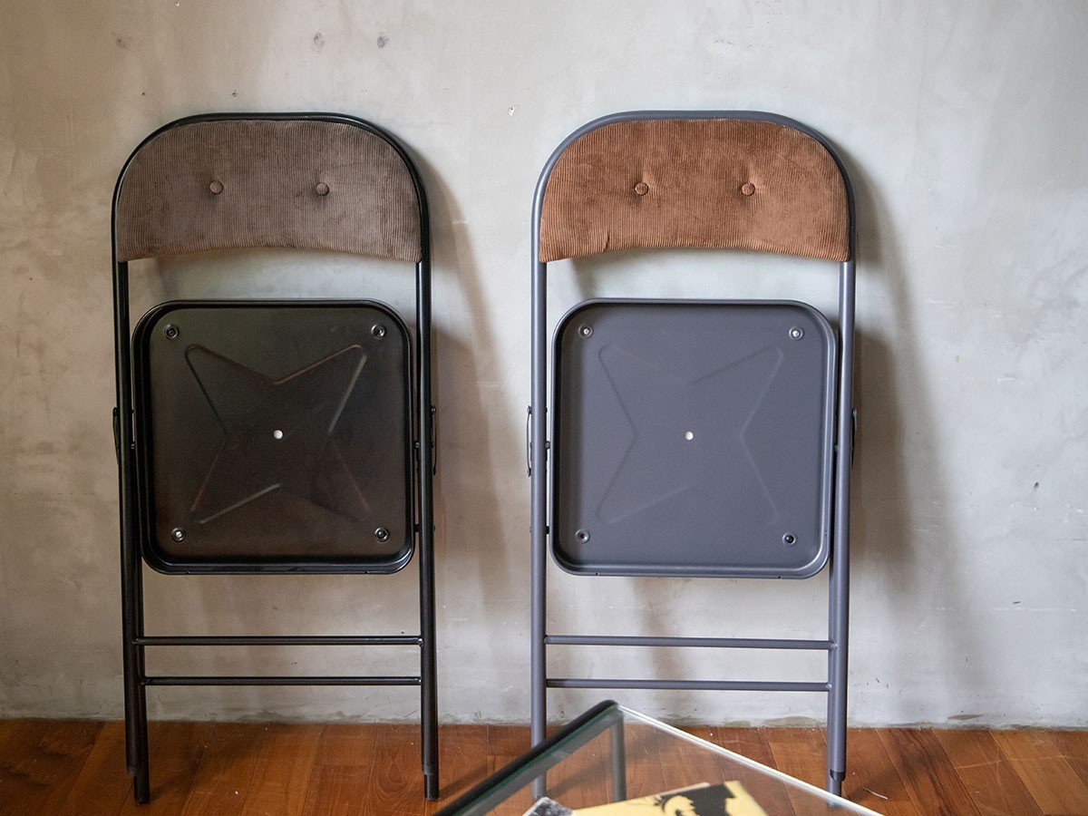 【アデペシュ/a.depeche / GOODS】のDIRECT chair / ディレクト チェア インテリア・キッズ・メンズ・レディースファッション・服の通販 founy(ファニー) 　送料無料　Free Shipping　クッション　Cushion, Throw Pillow　ヴィンテージ　Vintage Style　軽量　Lightweight, Ultra Light　ホーム・キャンプ・アウトドア・お取り寄せ　Home Living / Home & Lifestyle / Camping Gear / Outdoor Camping　家具・インテリア　Home Furniture & Interior. Stylish & Functional Living Spaces　チェア・椅子　Seating & Chairs　折りたたみ椅子・アウトドアチェア　Folding Chairs & Patio Seats　フレーム:左 / ブラック、右 / グレー|ID: prp329100002667431 ipo3291000000036770185