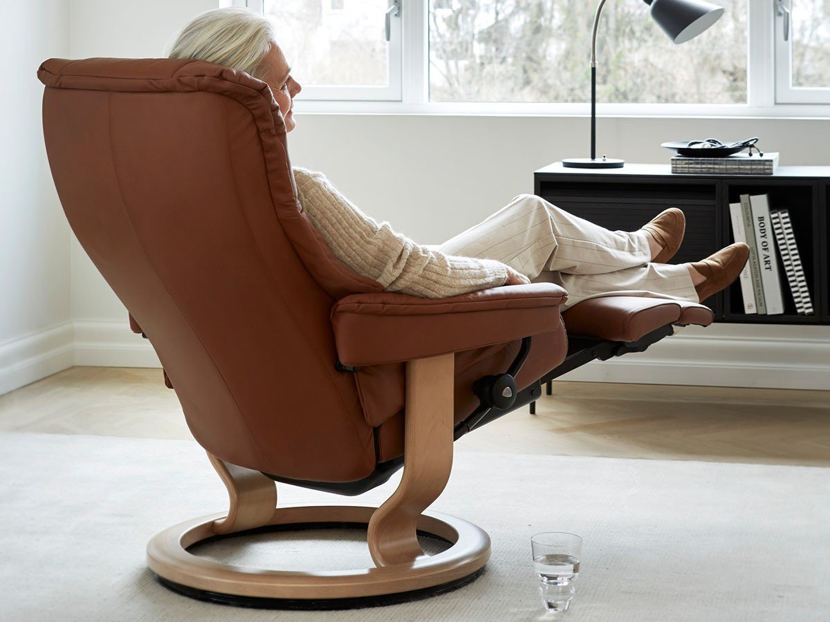 【ストレスレス/Stressless / GOODS】のStressless Reno Classic Power Leg & Back / ストレスレス レノ パワー レッグ & バッグ Mサイズ 人気、トレンドファッション・服の通販 founy(ファニー) 　クラシック　Classic　コンパクト　Compact　おすすめ　Recommend　エレガント 上品　Elegant　ホーム・キャンプ・アウトドア・お取り寄せ　Home,Garden,Outdoor,Camping Gear　家具・インテリア　Home Furniture & Interior. Stylish & Functional Living Spaces　チェア・椅子　Chair　リクライニングチェア　Recliner Chair　other-5|ID: prp329100002667435 ipo3291000000031500822