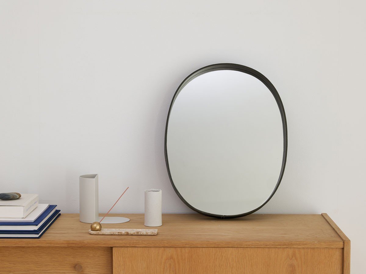 【モヘイム/MOHEIM / GOODS】のOVAL MIRROR / オーバルミラー 人気、トレンドファッション・服の通販 founy(ファニー) 　送料無料　Free Shipping　オーバル　Oval Design　クラシック　Classic, Timeless Style　フレーム　Frame, Outline　モダン　Modern, Contemporary　ホーム・キャンプ・アウトドア・お取り寄せ　Home Living / Home & Lifestyle / Camping Gear / Outdoor Camping　家具・インテリア　Home Furniture & Interior. Stylish & Functional Living Spaces　ミラー・ドレッサー　Mirrors & Dressers　壁掛けミラー・全身鏡・スタンドミラー　Wall Mirror　ホーム・キャンプ・アウトドア・お取り寄せ　Home Living / Home & Lifestyle / Camping Gear / Outdoor Camping　家具・インテリア　Home Furniture & Interior. Stylish & Functional Living Spaces　ミラー・ドレッサー　Mirrors & Dressers　ドレッサー・ミラー付き化粧台　Vanity Table for Bedroom　other-4|ID: prp329100002705769 ipo3291000000031500595