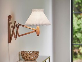 【レ クリント/LE KLINT / GOODS】のCLASSIC BRACKET LAMP MODEL 324 / クラシック ブラケットランプ モデル 324(オーク) 人気、トレンドファッション・服の通販 founy(ファニー) クラシック Classic, Timeless Style ダウン Down, Puffer ハンド Hand, Handmade フォルム Silhouette, Form プリーツ Pleats, Pleated 送料無料 Free Shipping ホーム・キャンプ・アウトドア・お取り寄せ Home Living / Home & Lifestyle / Camping Gear / Outdoor Camping 家具・インテリア Home Furniture & Interior. Stylish & Functional Living Spaces ライト・照明 Lamps & Lighting Fixtures |ID:prp329100002737336