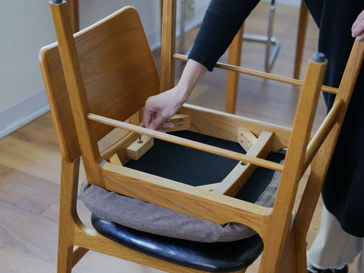 【ジャーナルスタンダード ファニチャー/journal standard Furniture / GOODS】のHABITAT DINING CHAIR / ハビタ ダイニングチェア インテリア・キッズ・メンズ・レディースファッション・服の通販 founy(ファニー) 　アンティーク　Antique-Inspired　モチーフ　Motif, Design Theme　ヴィンテージ　Vintage Style　洗える　Machine Washable　ホーム・キャンプ・アウトドア・お取り寄せ　Home Living / Home & Lifestyle / Camping Gear / Outdoor Camping　家具・インテリア　Home Furniture & Interior. Stylish & Functional Living Spaces　チェア・椅子　Seating & Chairs　ダイニングチェア・木製チェア　Dining Chairs　六角レンチ(付属品)を用いて、カバーの脱着ができます。|ID: prp329100002770811 ipo3291000000030246398