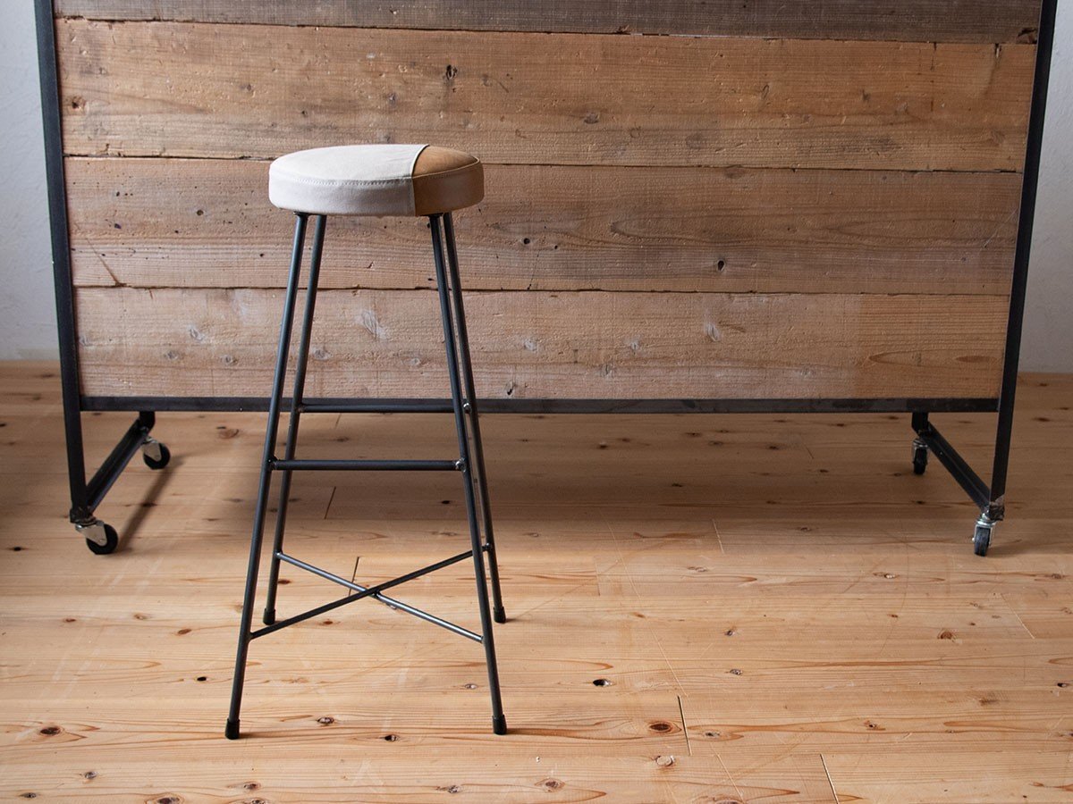 【シカク/SIKAKU / GOODS】のTWO TONE STOOL high / ツートーン スツール ハイ 人気、トレンドファッション・服の通販 founy(ファニー) 　キャンバス　Canvas　クッション　Cushion　スリム　Slim　ホーム・キャンプ・アウトドア・お取り寄せ　Home,Garden,Outdoor,Camping Gear　家具・インテリア　Home Furniture & Interior. Stylish & Functional Living Spaces　チェア・椅子　Chair　スツール　Stool　ホーム・キャンプ・アウトドア・お取り寄せ　Home,Garden,Outdoor,Camping Gear　家具・インテリア　Home Furniture & Interior. Stylish & Functional Living Spaces　チェア・椅子　Chair　カウンターチェア・ハイスツール　Counter Chair/High Stool　other-2|ID: prp329100002830161 ipo3291000000031499728